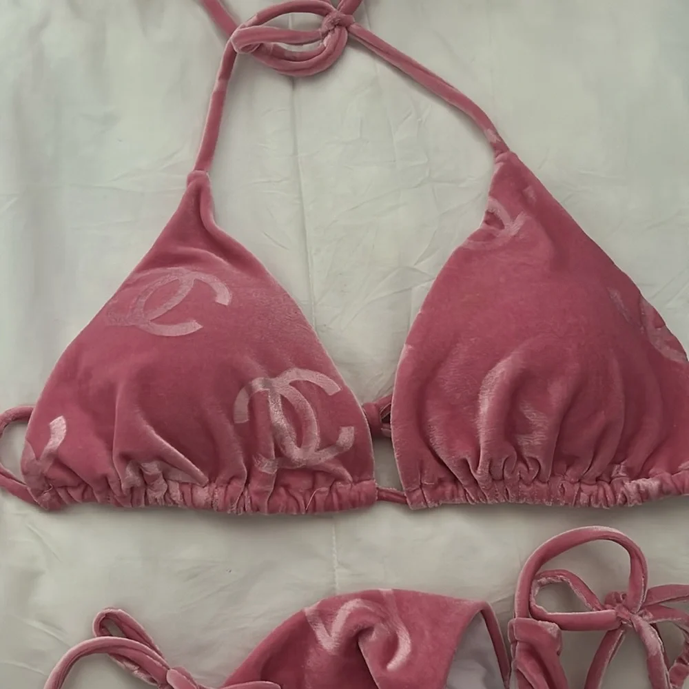 Authentic bubblegum pink vintage Chanel velour 2 piece string bikini w/ dust bag